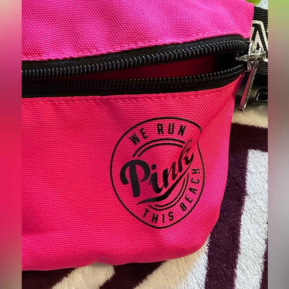 Fanny Packs - Picture 4 of 4